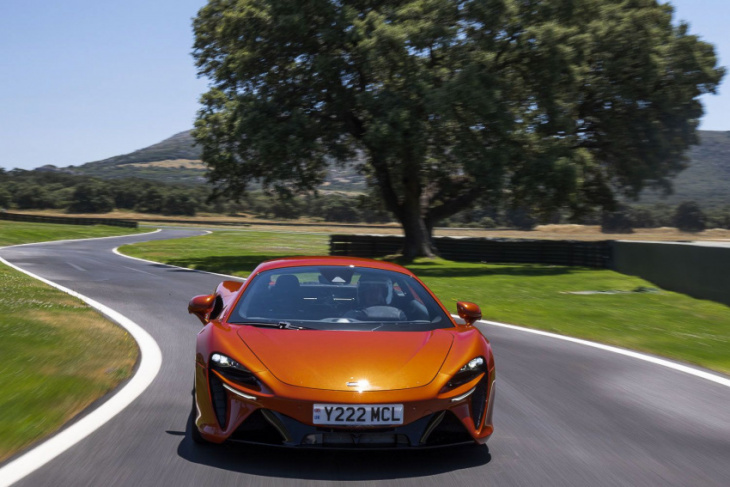 android, first drive: the hybrid mclaren artura is eroding my automotive traditionalism