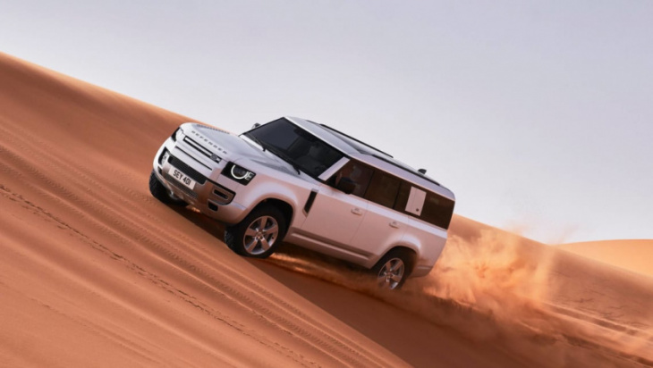 never get lost off-roading again! land rover discovery, defender and more score new, internet-free navigation service