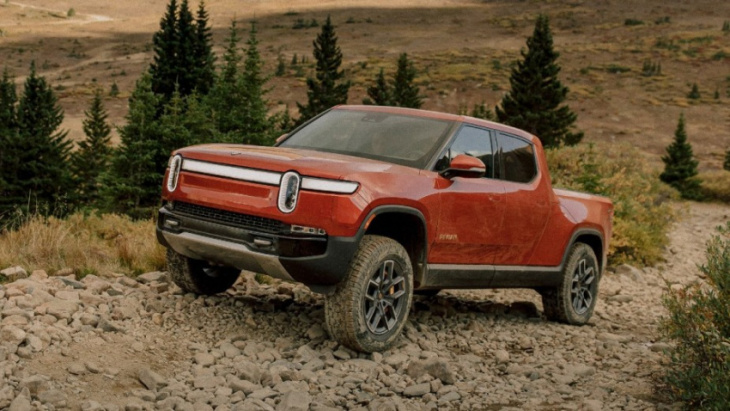 the rivian r1t shows that electric midsize pickups are the next big thing