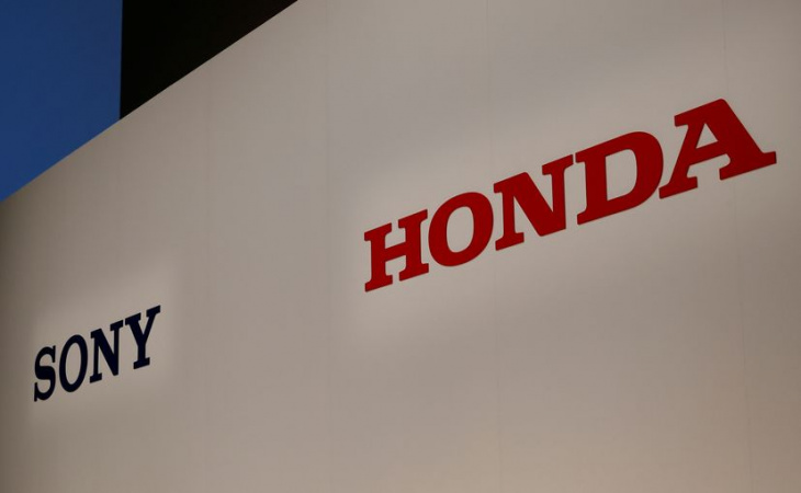sony, honda sign jv to sell electric cars by 2025