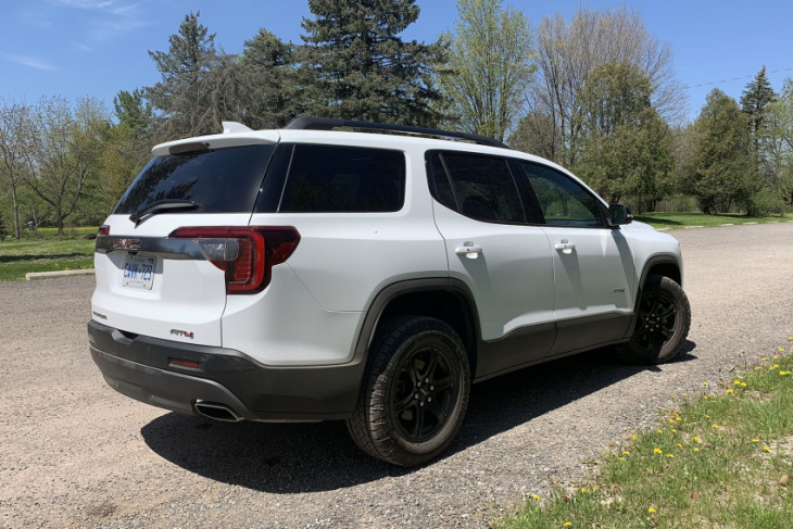 millennial mom's review: 2022 gmc acadia at4
