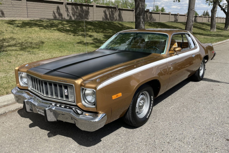 on the road: 1975 plymouth road runner