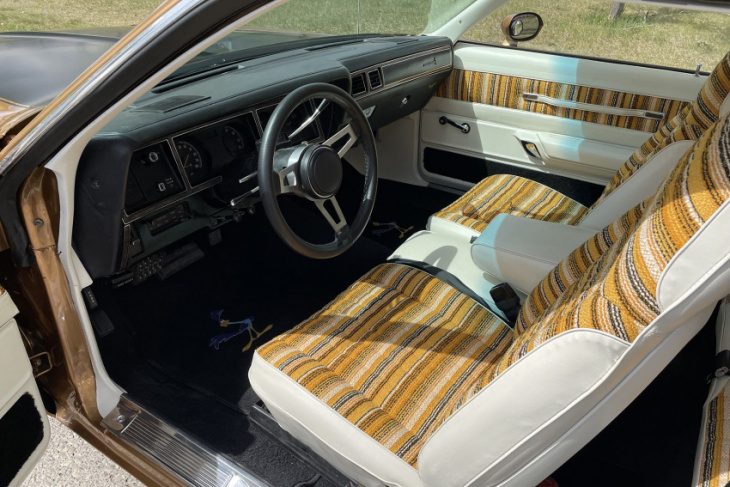 on the road: 1975 plymouth road runner