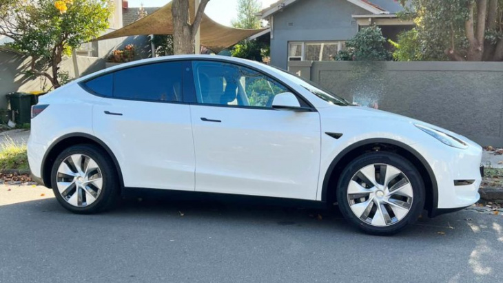 first customer test drive of model y: smooth ride, but those hideous wheels!