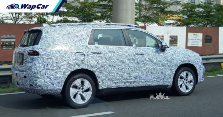 proton x90: malaysia to get 7-seater variant? geely haoyue-based model spied again