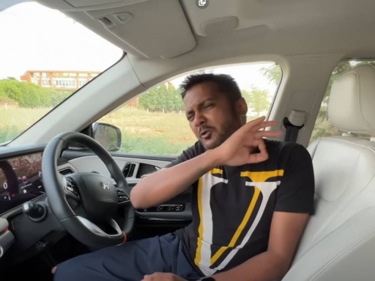vlogger wants to sell mahindra xuv700 ax7 awd variant in just two months: brake failure, other issues
