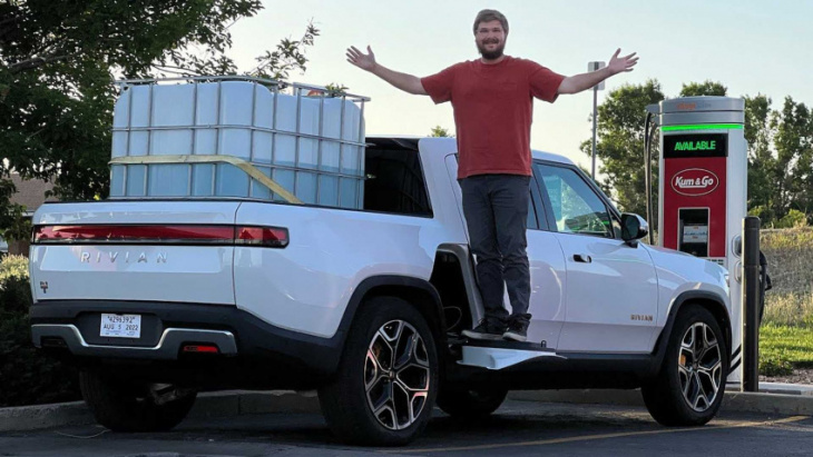 rivian r1t electric truck maximum payload and impact on range