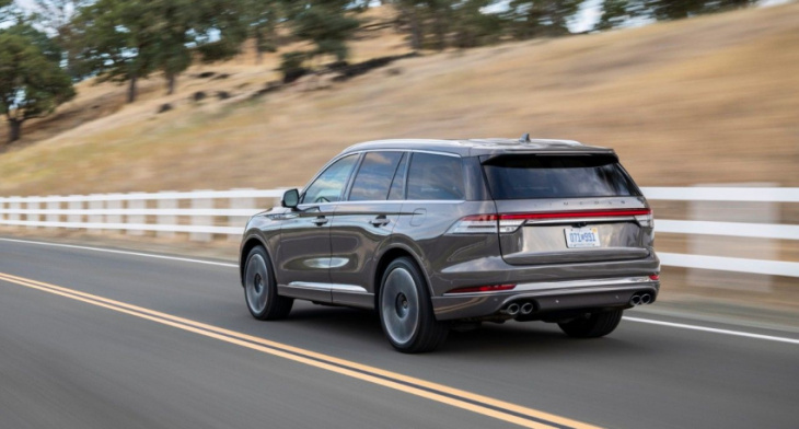 10 safest midsize suvs and crossovers for 2022