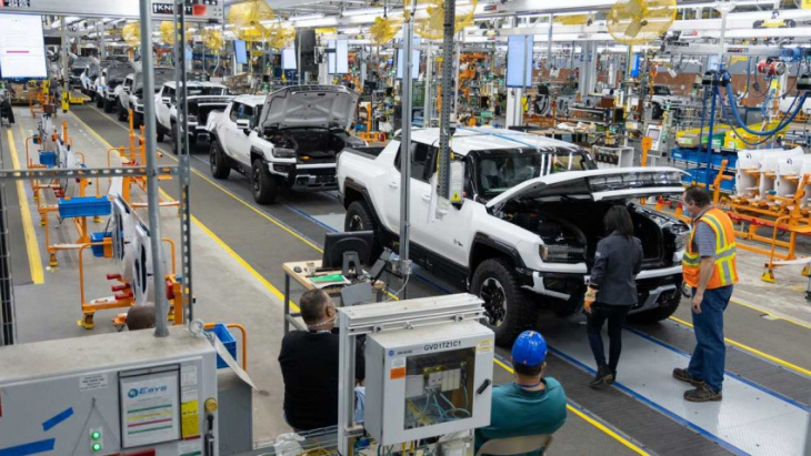 gm idling hummer ev plant to prepare for production expansion