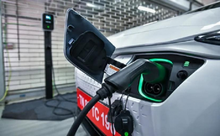 electric vehicles could take 33% of global sales by 2028 - report