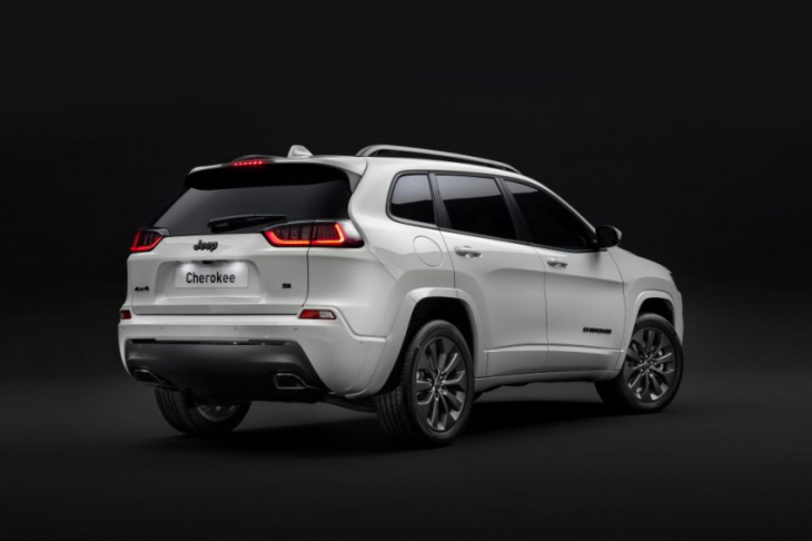 next jeep cherokee to be larger, offer electrification - report