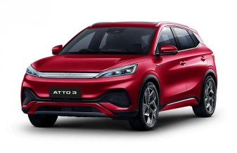 android, space and performance, or v2l and price: we compare tesla model y and byd atto 3