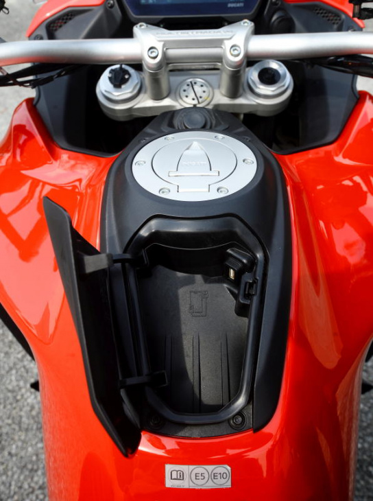android, ducati multistrada v4s: performance with the smarts