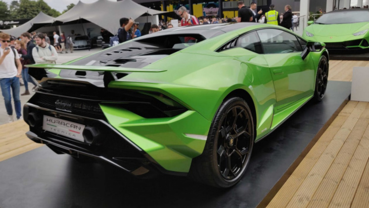 lamborghini huracan tecnica pairs sto running gear with new on-road focus