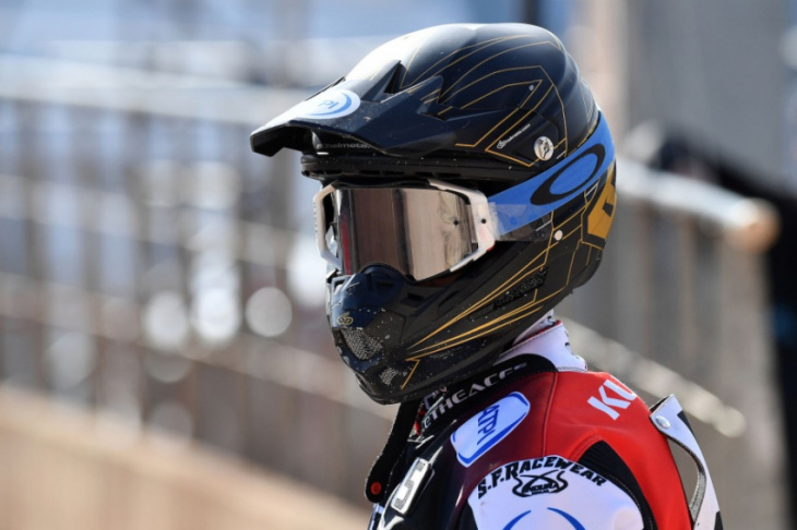 How Should a Motorcycle Helmet Fit? - TopCarNews