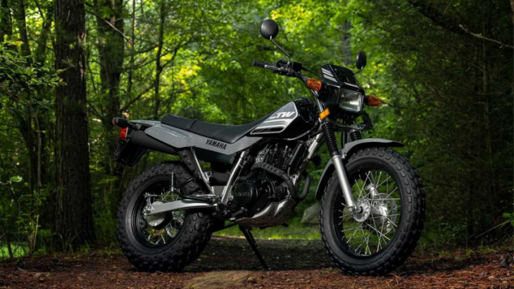 yamaha’s tw200 and xt250 gets a new shade of gray for 2023