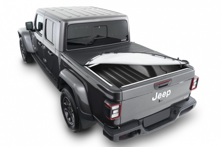 jeep gladiator rolltrac and other accessories add an even more individual look