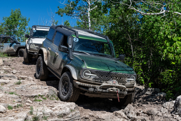 2022 ford bronco everglades review: a relentlessly tough mud-crushing machine