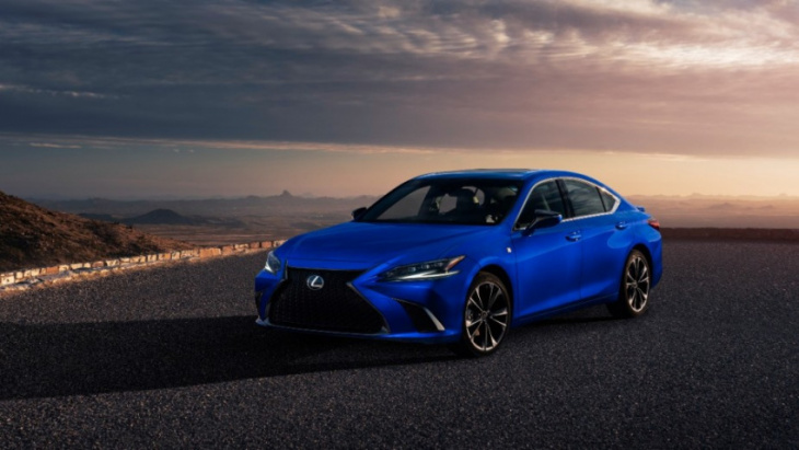 only 1 lexus sedan is not recommended by consumer reports