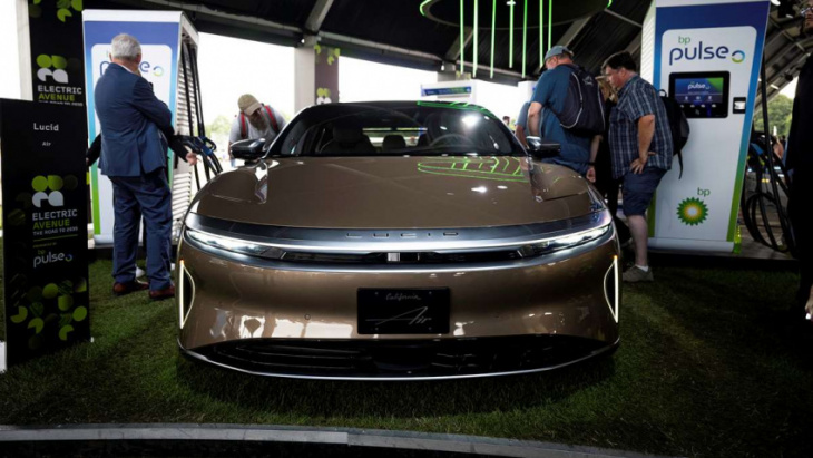lucid air dream edition wins fastest production car at goodwood