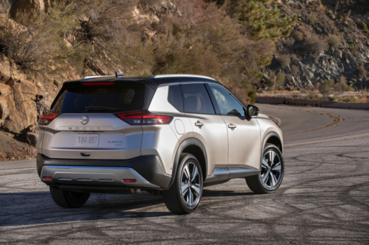 is the 2022 nissan murano bigger than the rogue?