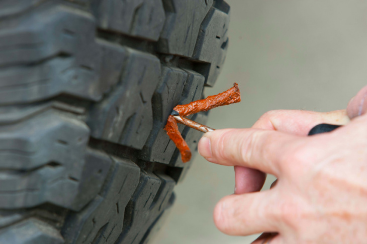 how to, emergency fix: how to plug a tyre