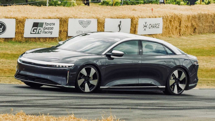 shmee experiences lucid air driven up goodwood hill by the stig