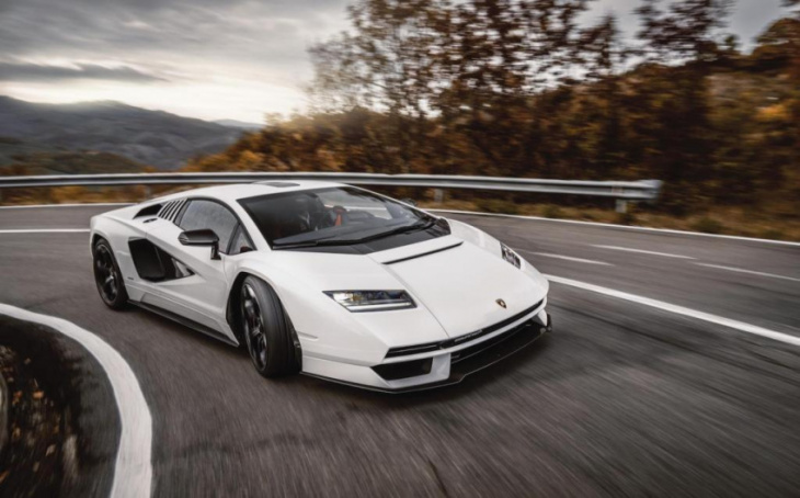 jeremy clarkson has driven the new lamborghini countach: 'tinkle-grabbingly exciting'