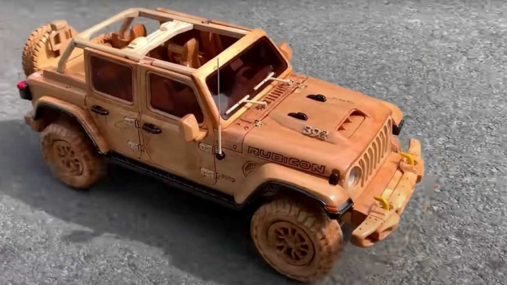 jeep wrangler rubicon 392 wood carving looks ready to conquer moab