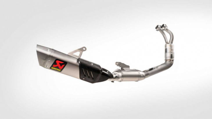 akrapovič launches new euro 5-compliant exhaust for yamaha r7