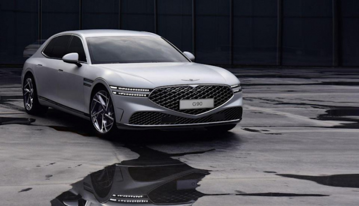 view photos of the 2023 genesis g90