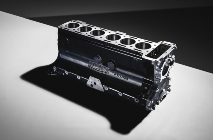 the evolution of jaguar’s xk six-cylinder: an iconic engine produced for 43 years