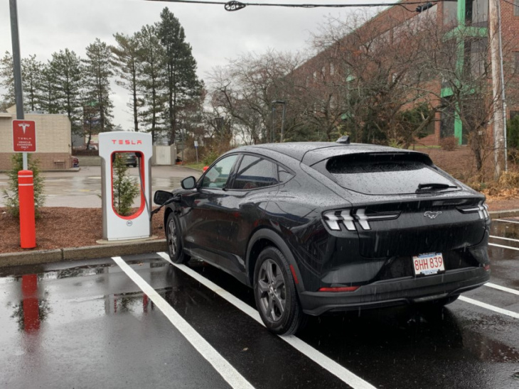 tesla supercharger appears to successfully charge a ford mustang mach-e