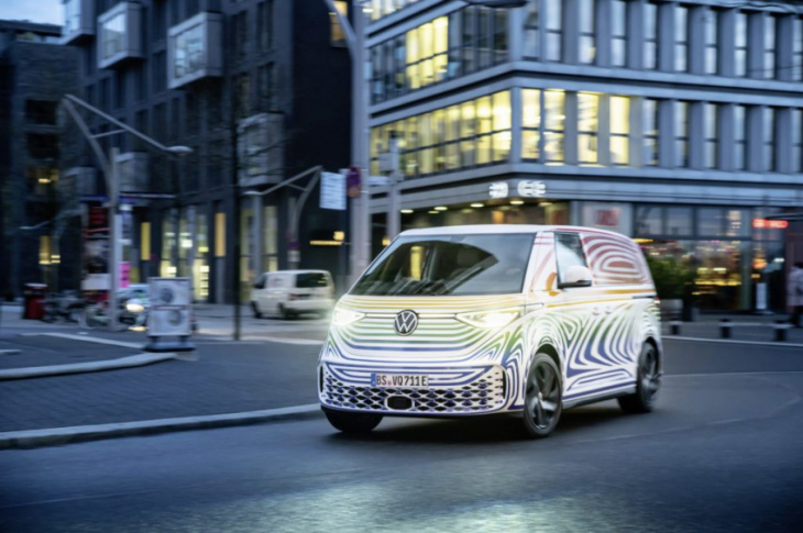 vw closes europcar deal; plans to offer autonomous vehicles after 2025