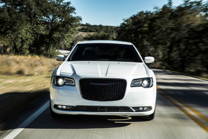chrysler 300 will reportedly live on as ev