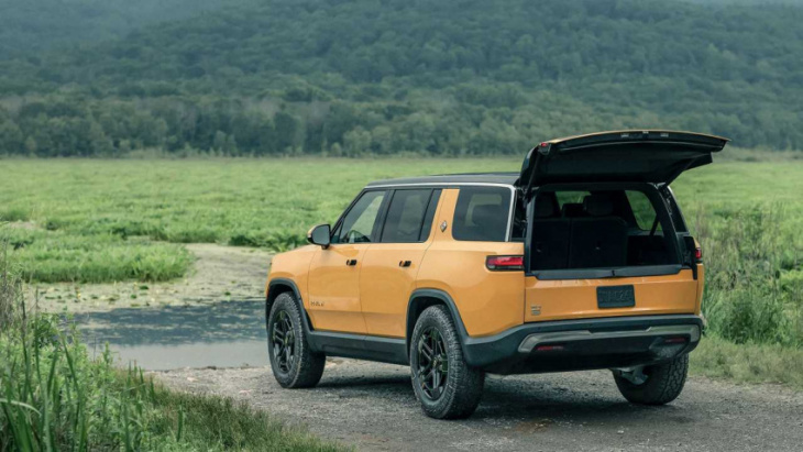 android, 2022 rivian r1s first drive review: an electric suv to rule them all