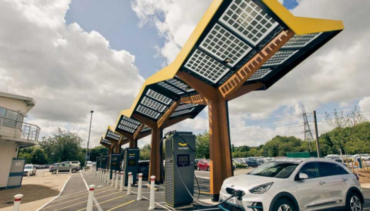 energy superhub oxford opens with direct grid connection