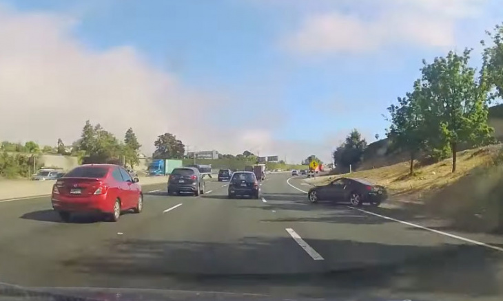 watch: street racing 350z rolls on highway in dash cam footage