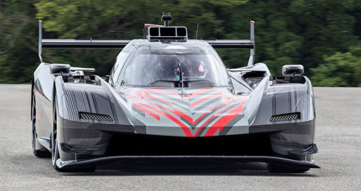 cadillac lmdh completes rollout, earl bamber at the wheel