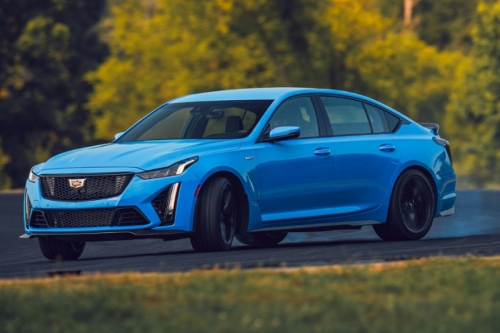 is the manual 2022 cadillac ct5-v blackwing faster than the automatic?