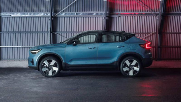 volvo c40 electric crossover on track for late 2022 arrival