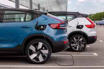 volvo c40 electric crossover on track for late 2022 arrival