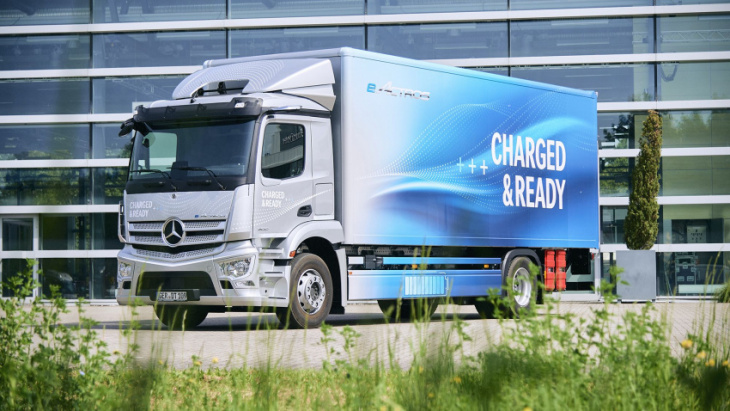 three truck makers will build ev charging network