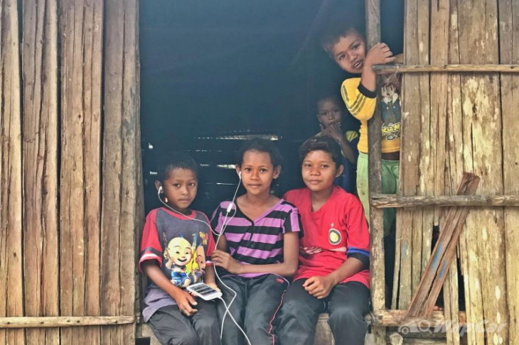 mitsubishi motors donates high-power solar systems to the orang asli community