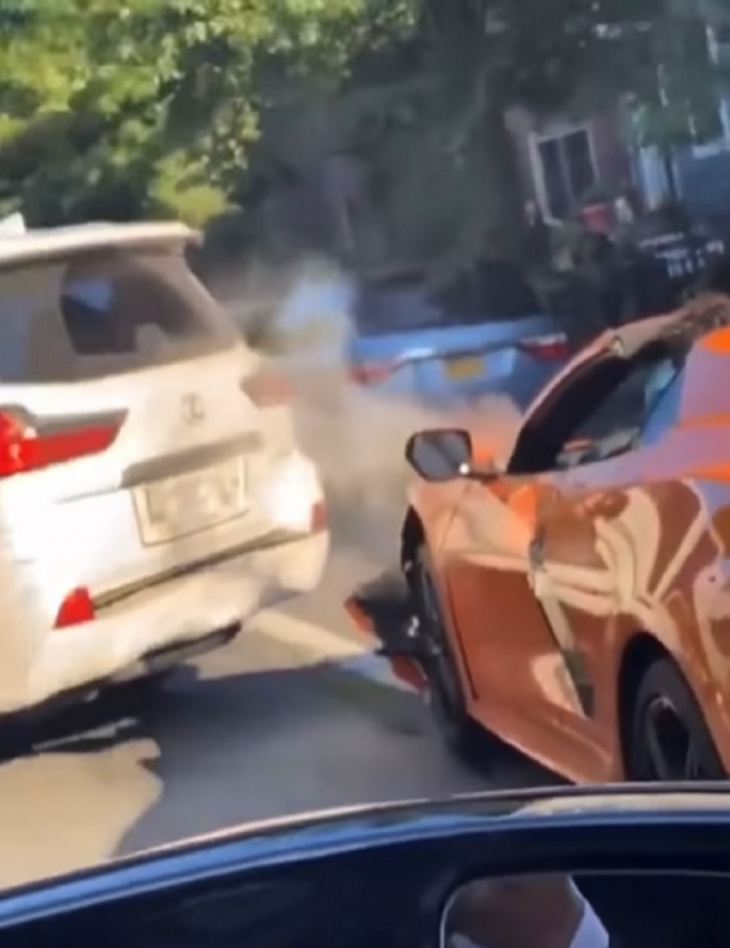 dumbest c8 corvette driver you will see today