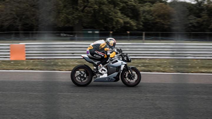 triumph te-1 electric motorcycle performance figures revealed
