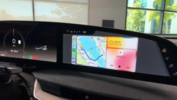 android, apple carplay seen running on lucid air screen at test drive event