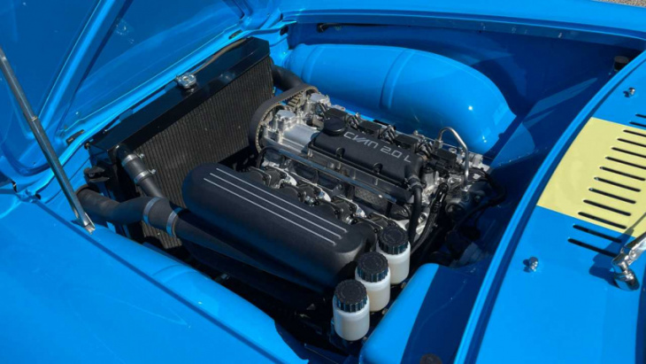 1964 volvo p1800 cyan first drive review: carbon copy