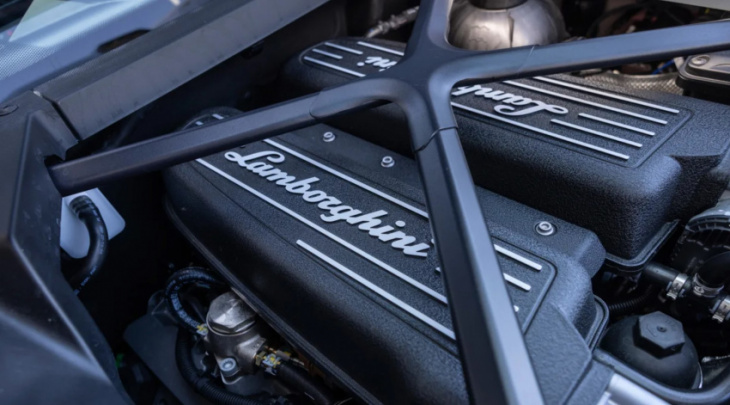 lamborghini huracan plug-in hybrid engine confirmed