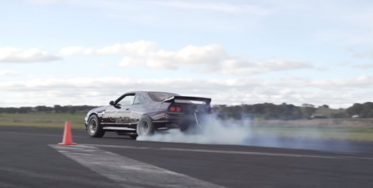 watch australian drag racer roll nissan skyline gt-r 11 times at 167 mph and miraculously survive